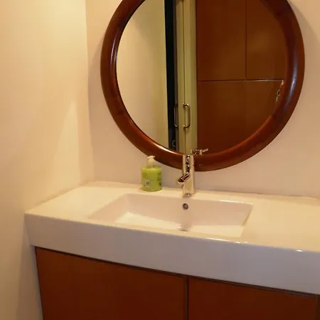 Suitur Courtyard Apartment *
