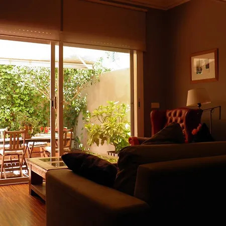 Apartment Suitur Courtyard
