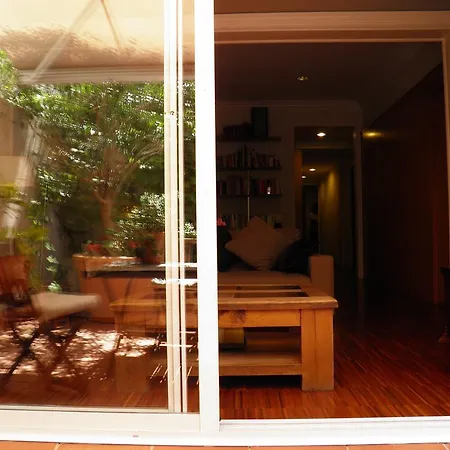 Suitur Courtyard Apartment