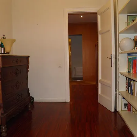 Apartment Suitur Courtyard *