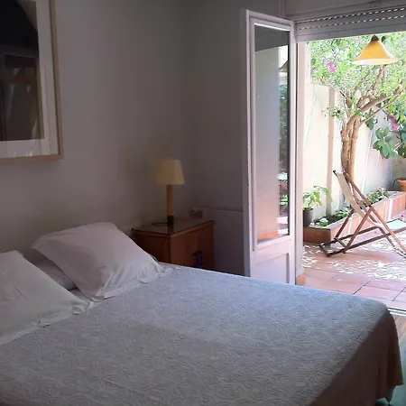 Suitur Courtyard Apartment *