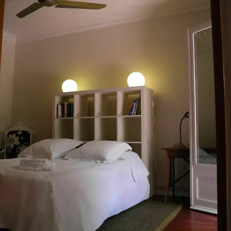 Apartment Suitur Courtyard *